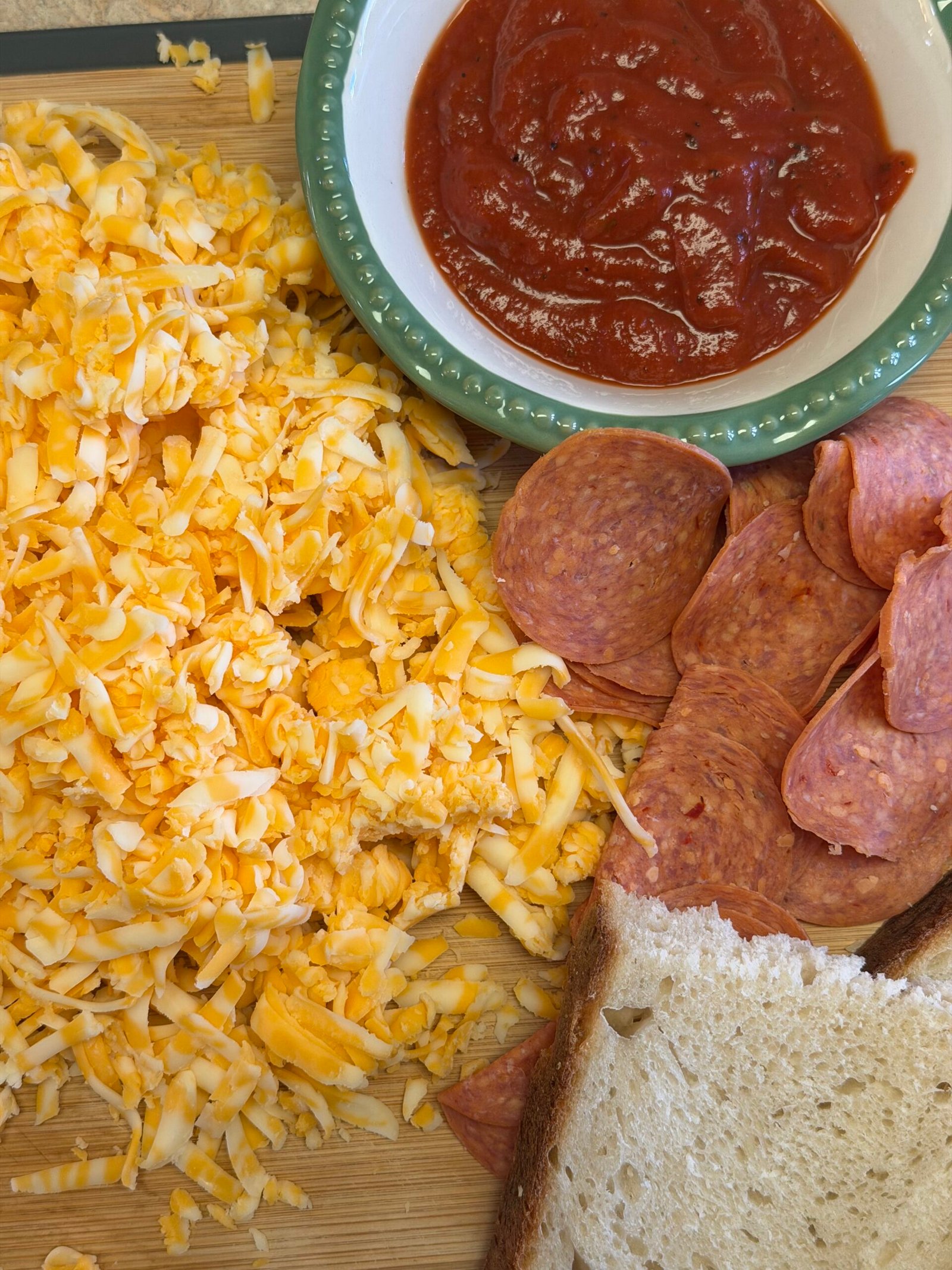 Easy Pepperoni Pizza Grilled Cheese ingredients